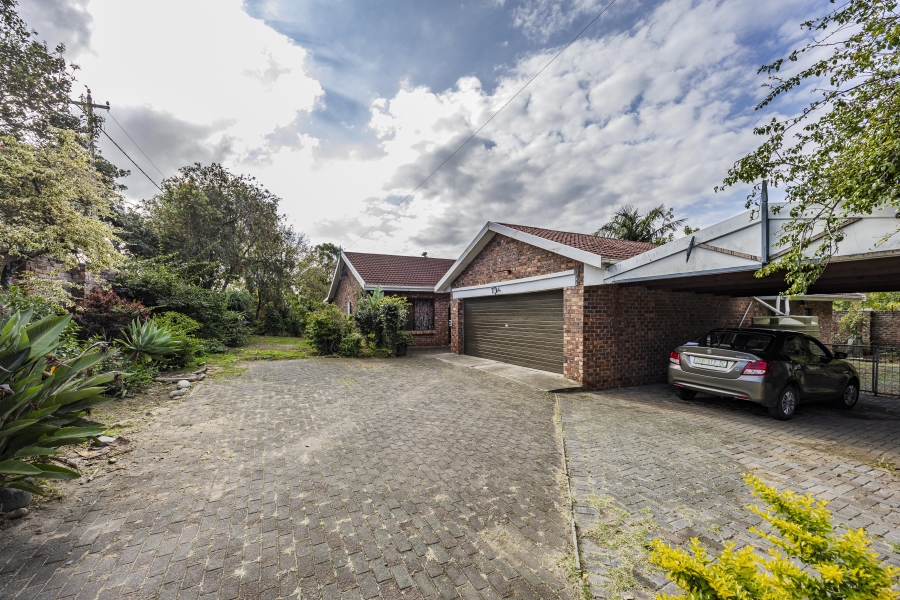 4 Bedroom Property for Sale in Nahoon Valley Park Eastern Cape